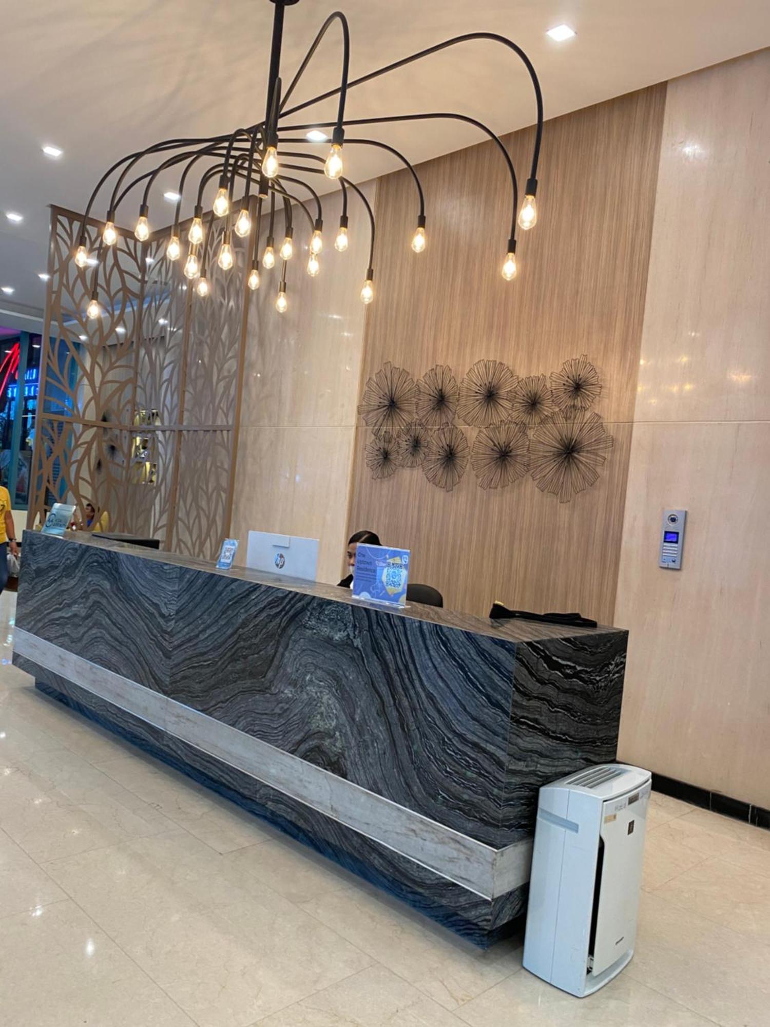 1 Bedroom Uptown Bgc Across Uptown Mall Manila Exteriér fotografie
